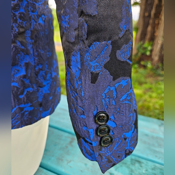 Simply Styled Amparo Blue Jacquard Blazer - Picture 7 of 13